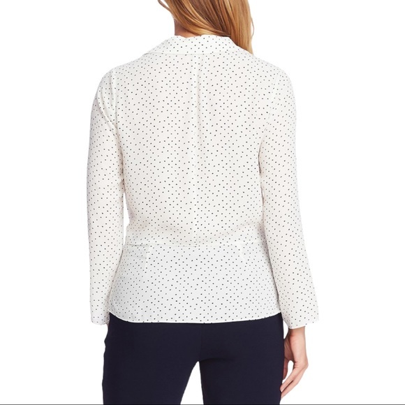 VINCE CAMUTO Ditsy Fragments Belted Top - Large NWT - Picture 3 of 3